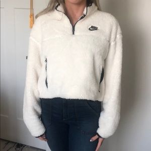 Nike cropped fleece (quarter zip)